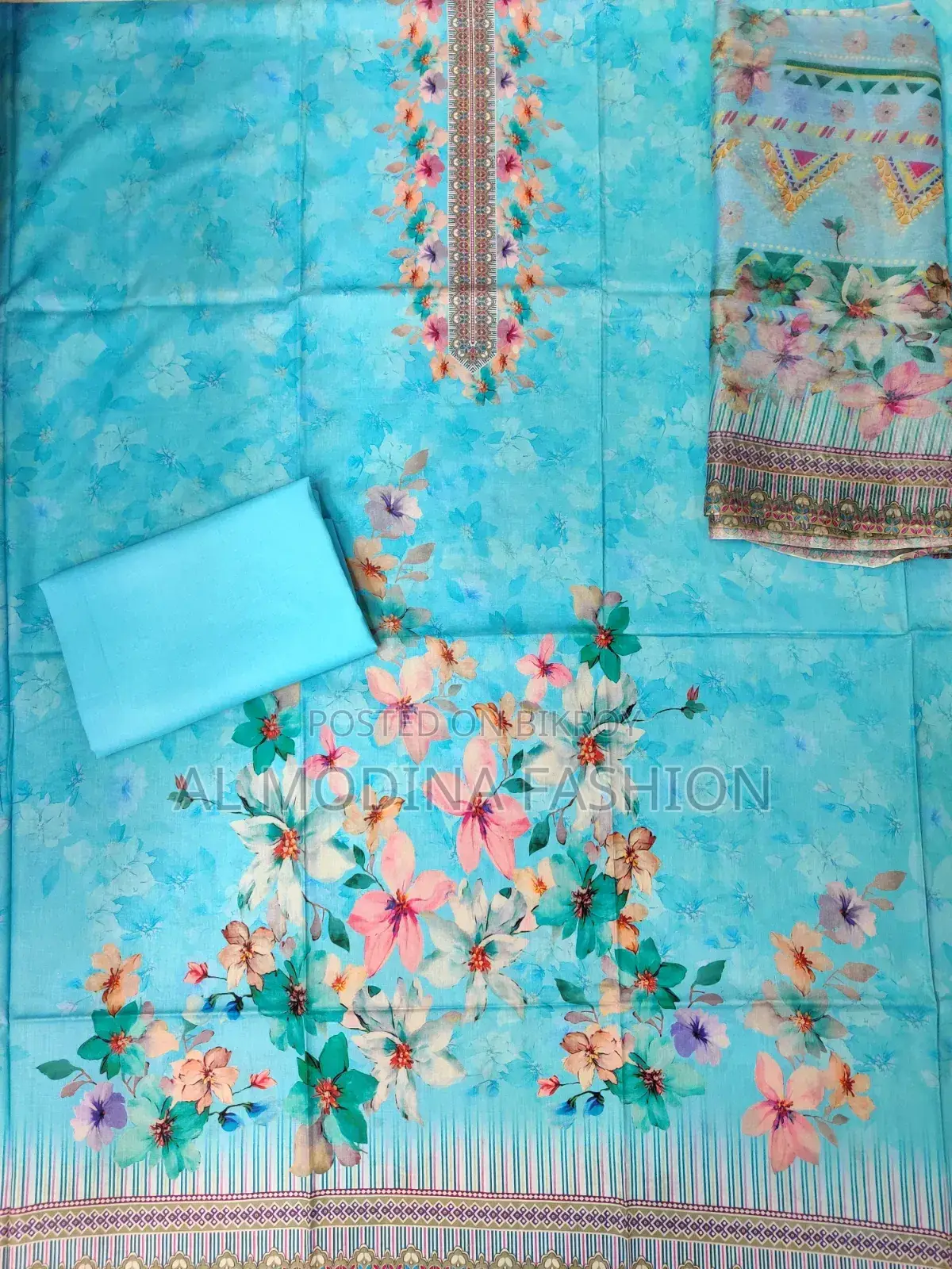 মেয়েদের থ্রিপিছ