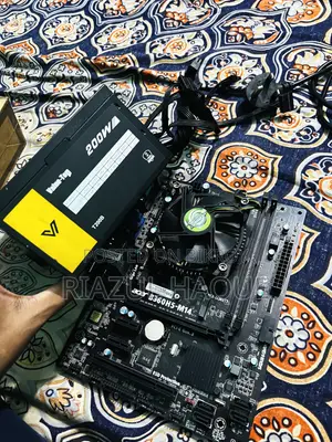 Desktop Computer Acer 1GB Intel Core i3 HDD+SSD 256GB