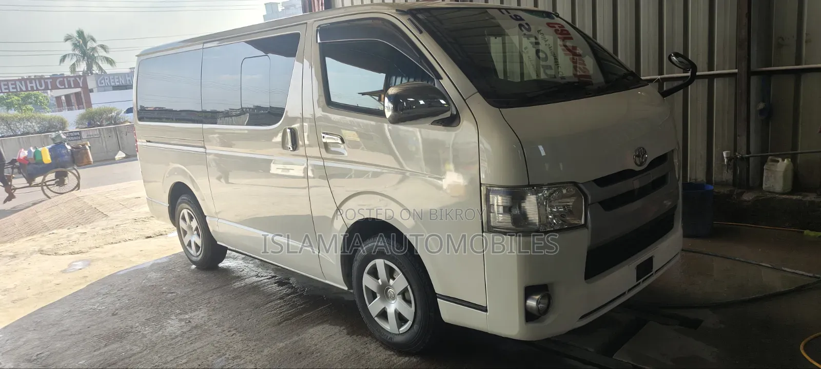 Toyota HiAce 2020 White