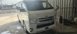 Toyota HiAce 2020 White