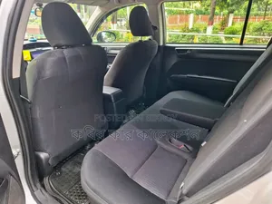 টয়োটা করোলা ফিল্ডার ২০১৬ রূপালী