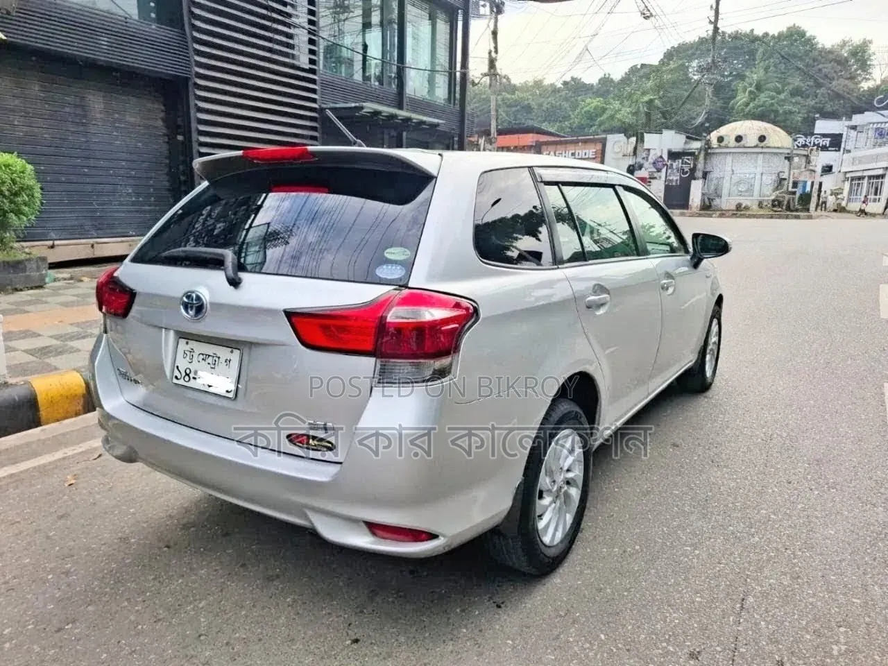 টয়োটা করোলা ফিল্ডার ২০১৬ রূপালী