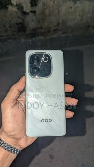 New iQOO 256 GB White