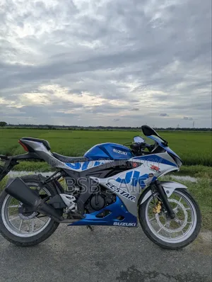 সুজুকি জিএসএক্স-আর১৫০ ২০২২ রূপালী