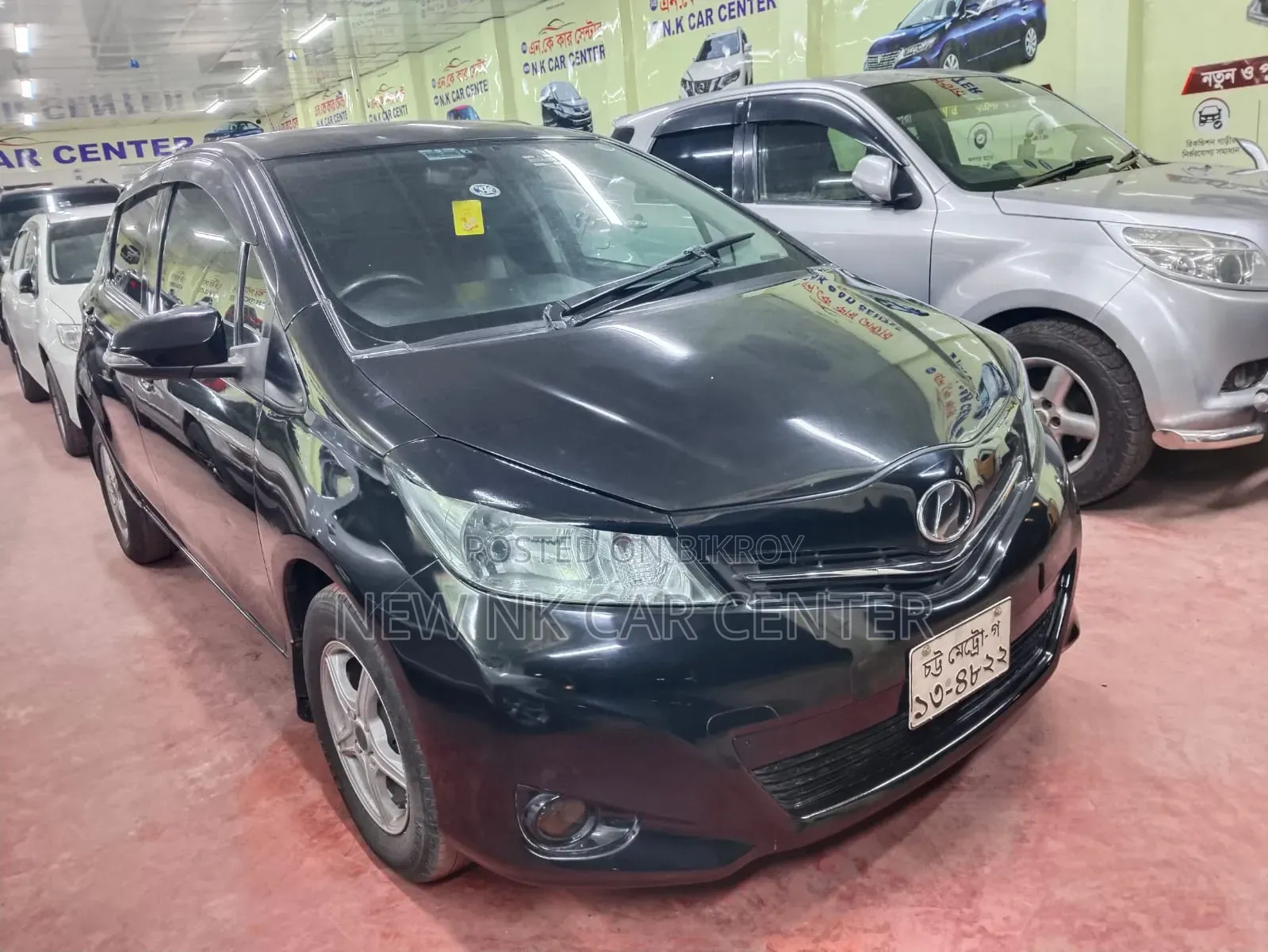 Toyota Vitz 2012 Black