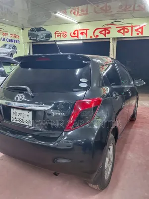 Toyota Vitz 2012 Black