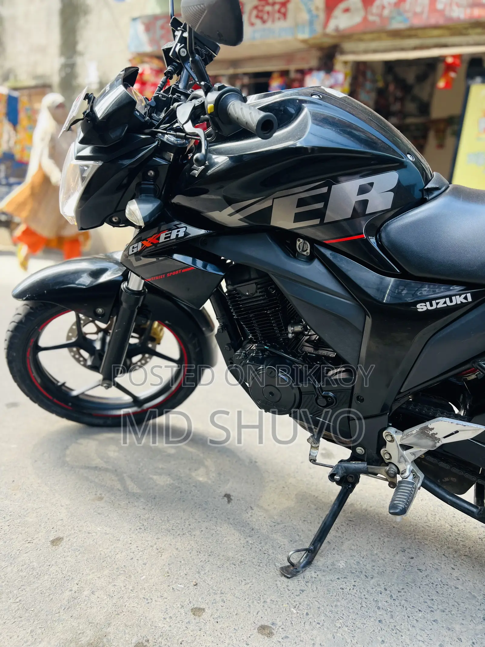 নতুন সুজুকি জিক্সার ২০২০ কালো