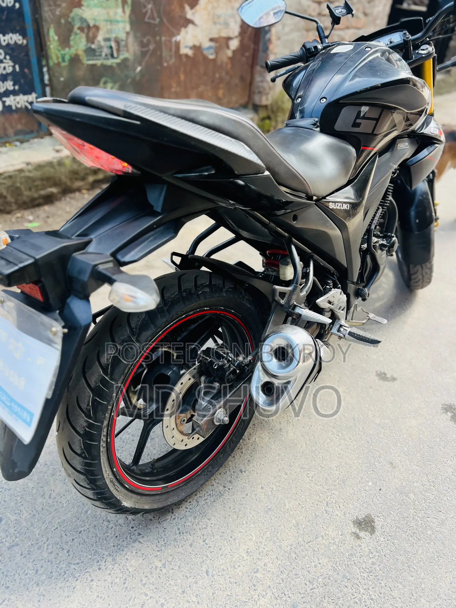 নতুন সুজুকি জিক্সার ২০২০ কালো
