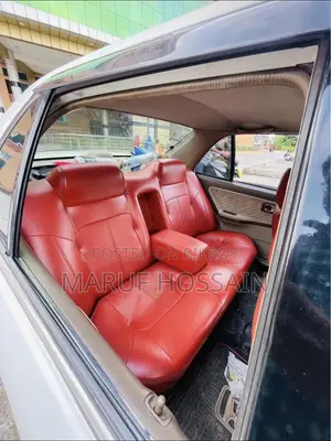 হোন্ডা সিটি ২০০০ সাদা