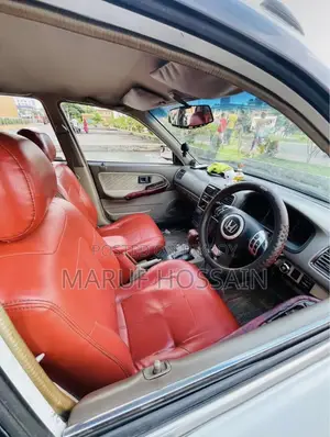 হোন্ডা সিটি ২০০০ সাদা