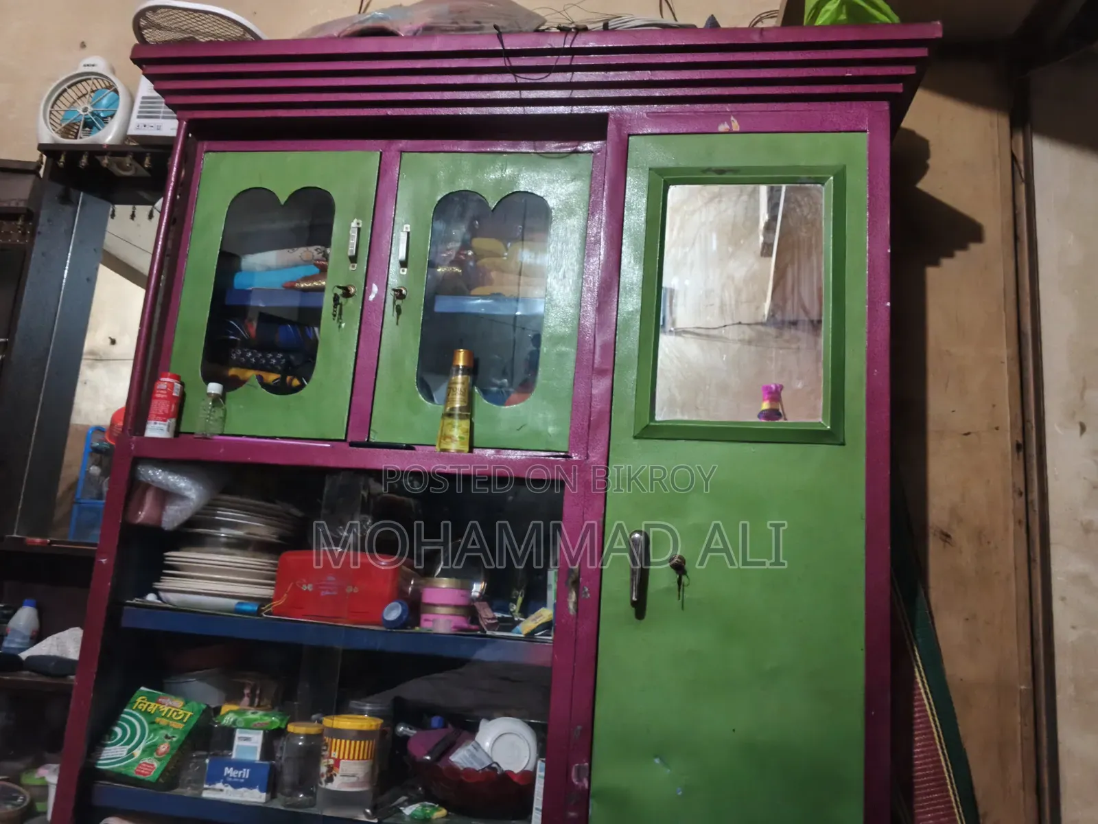 মেটাল শোকেসেস