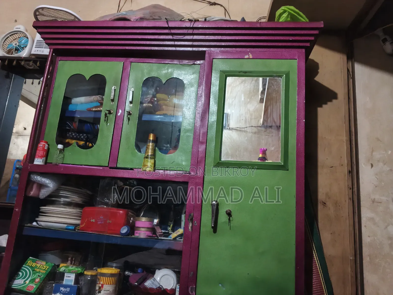 মেটাল শোকেসেস