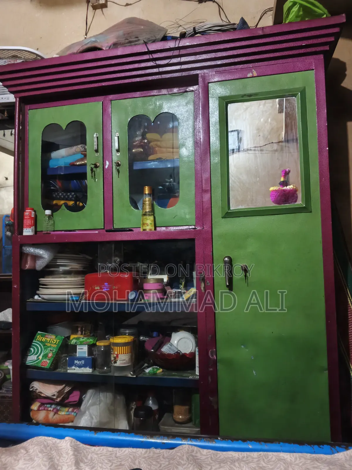 মেটাল শোকেসেস