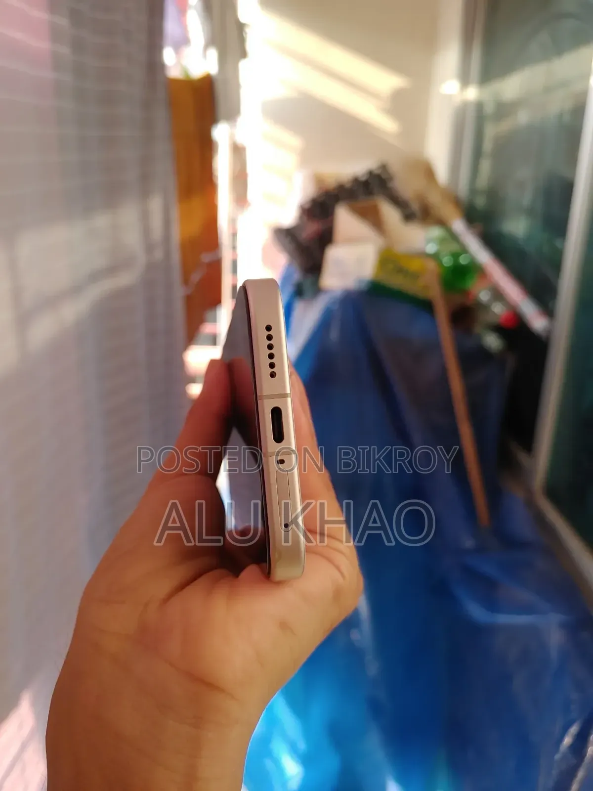 মোবাইল ফোন ২৫৬ জিবি হোয়াইট