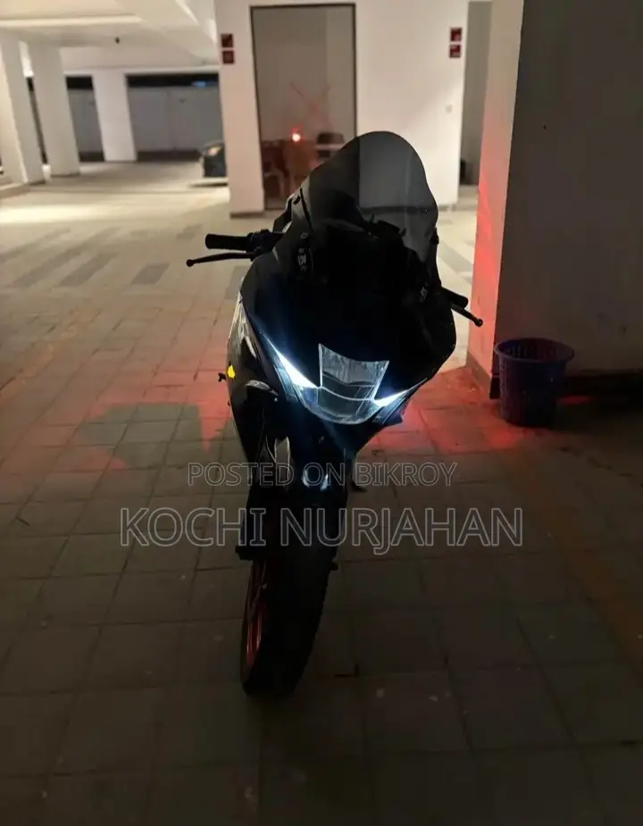 সুজুকি জিএসএক্স-আর১৫০ ২০২৪ কালো