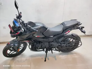 বাজাজ পালসার এন১৬০ ২০২৩ ব্ল্যাক