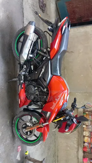 TVS Apache RTR 160 2V 2022 Red