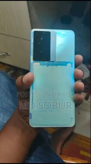 iQOO 128 GB