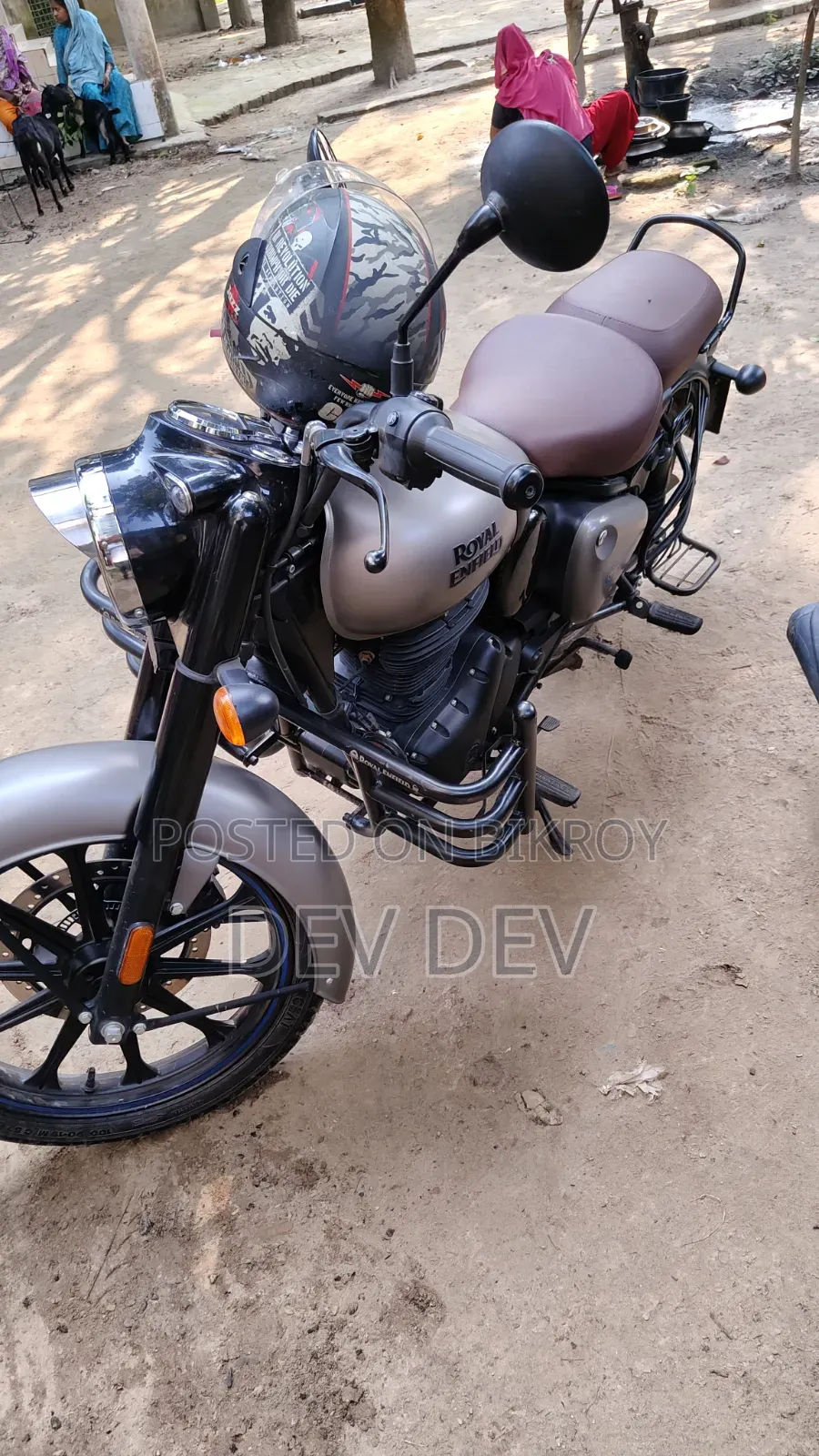 New Royal Enfield Classic 350 2025 Gray