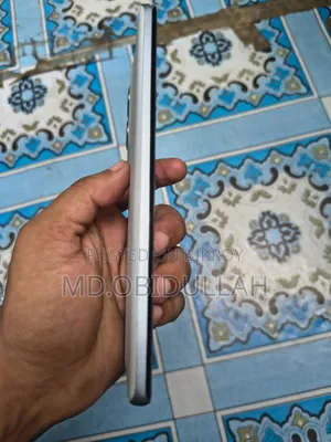 মোটরোলার এজ ৫০ ফিউশন ১২৮ জিবি হোয়াইট