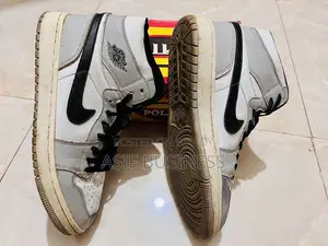 Air Jordan Size: 42