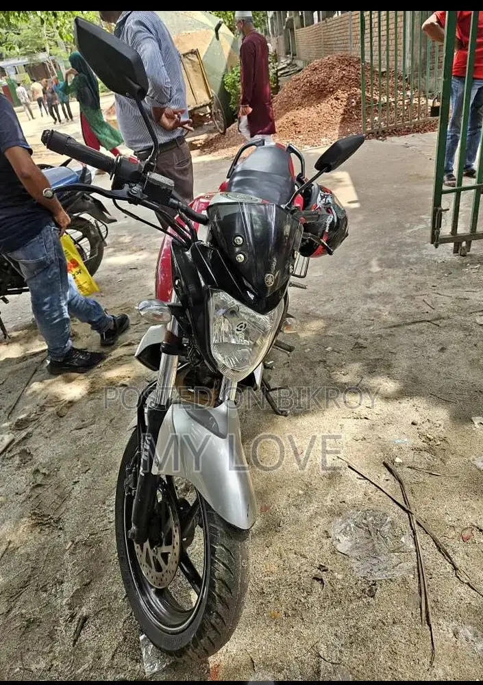 ইয়ামাহা এফজেড ২০১৬ রেড