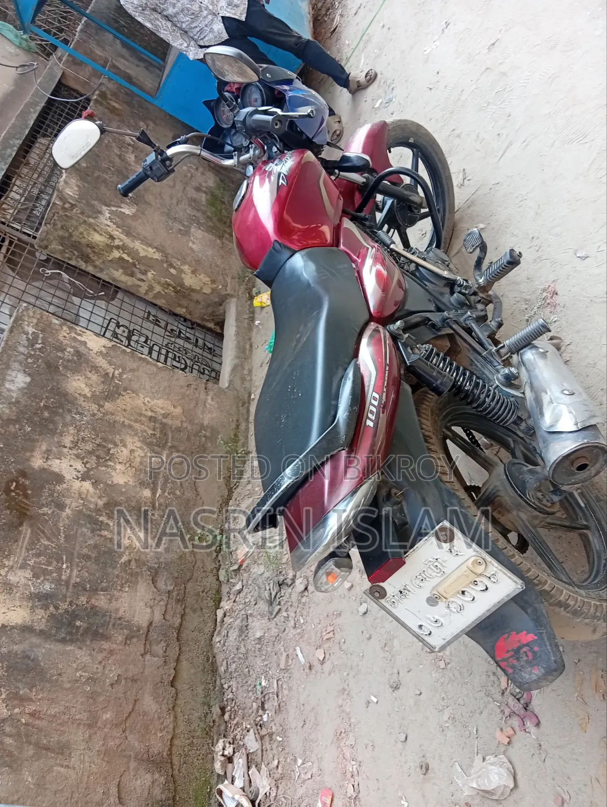 বাজাজ ডিসকভার ১০০ ২০১৮ রেড