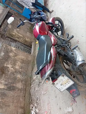 বাজাজ ডিসকভার ১০০ ২০১৮ রেড