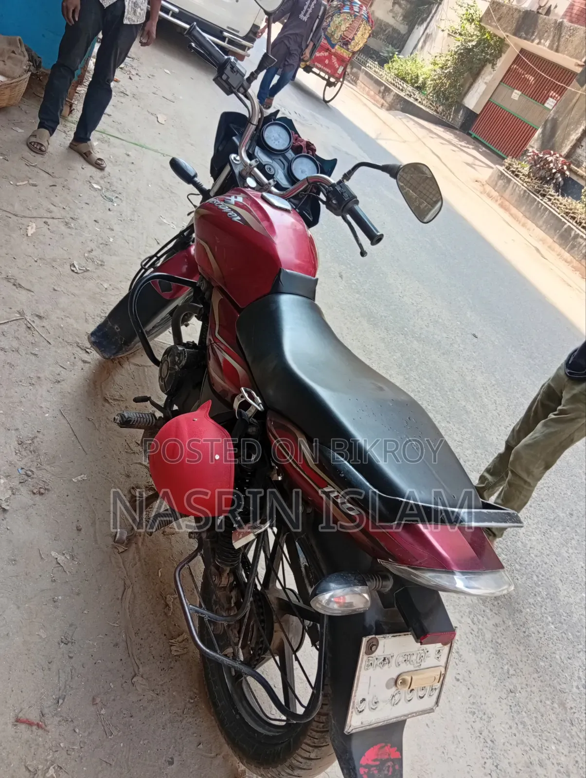 বাজাজ ডিসকভার ১০০ ২০১৮ রেড