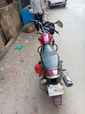 বাজাজ ডিসকভার ১০০ ২০১৮ রেড