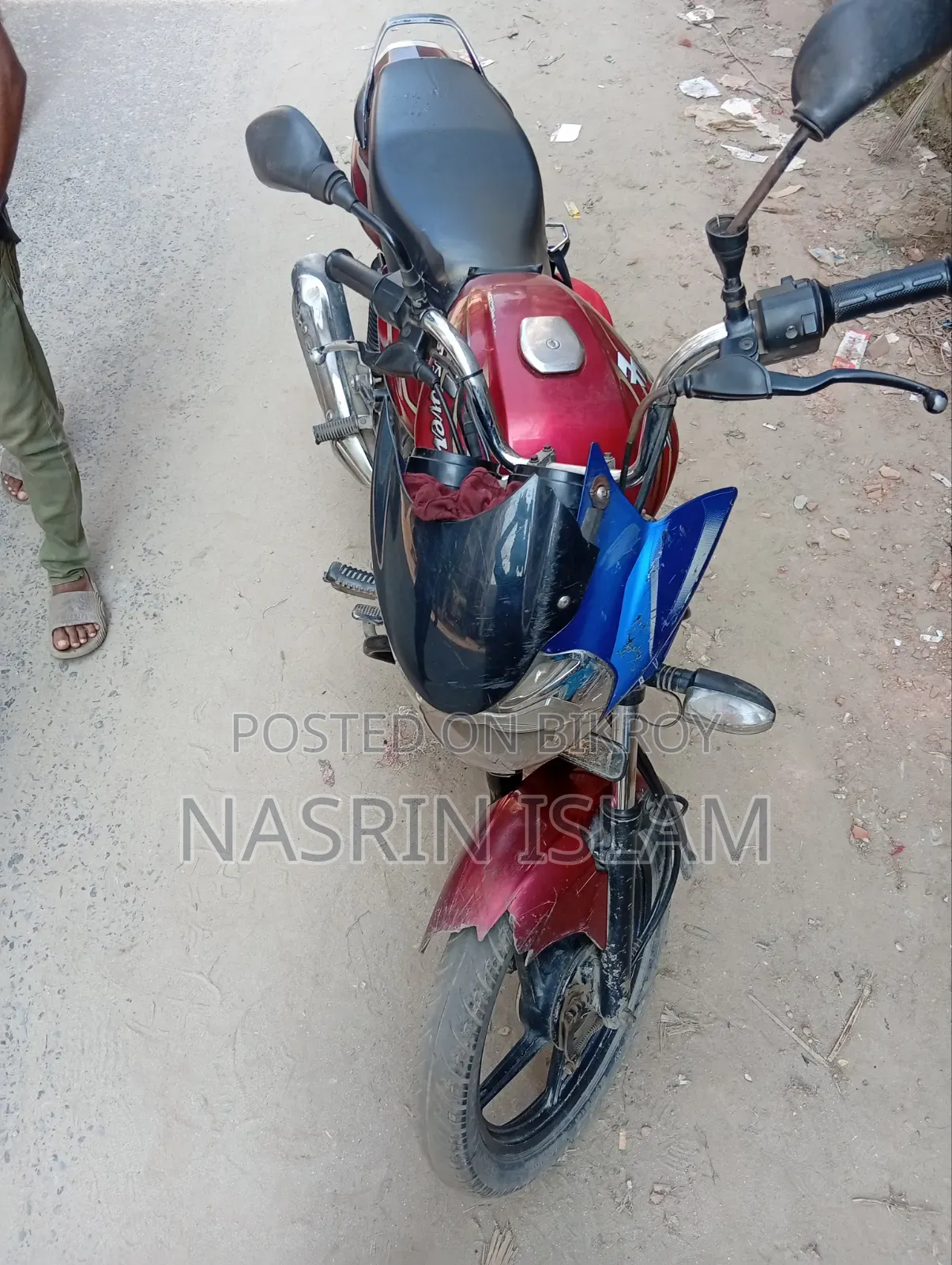 বাজাজ ডিসকভার ১০০ ২০১৮ রেড