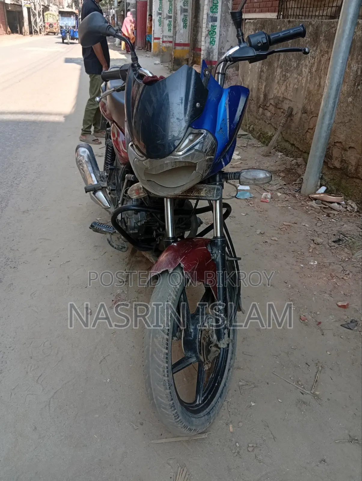 বাজাজ ডিসকভার ১০০ ২০১৮ রেড