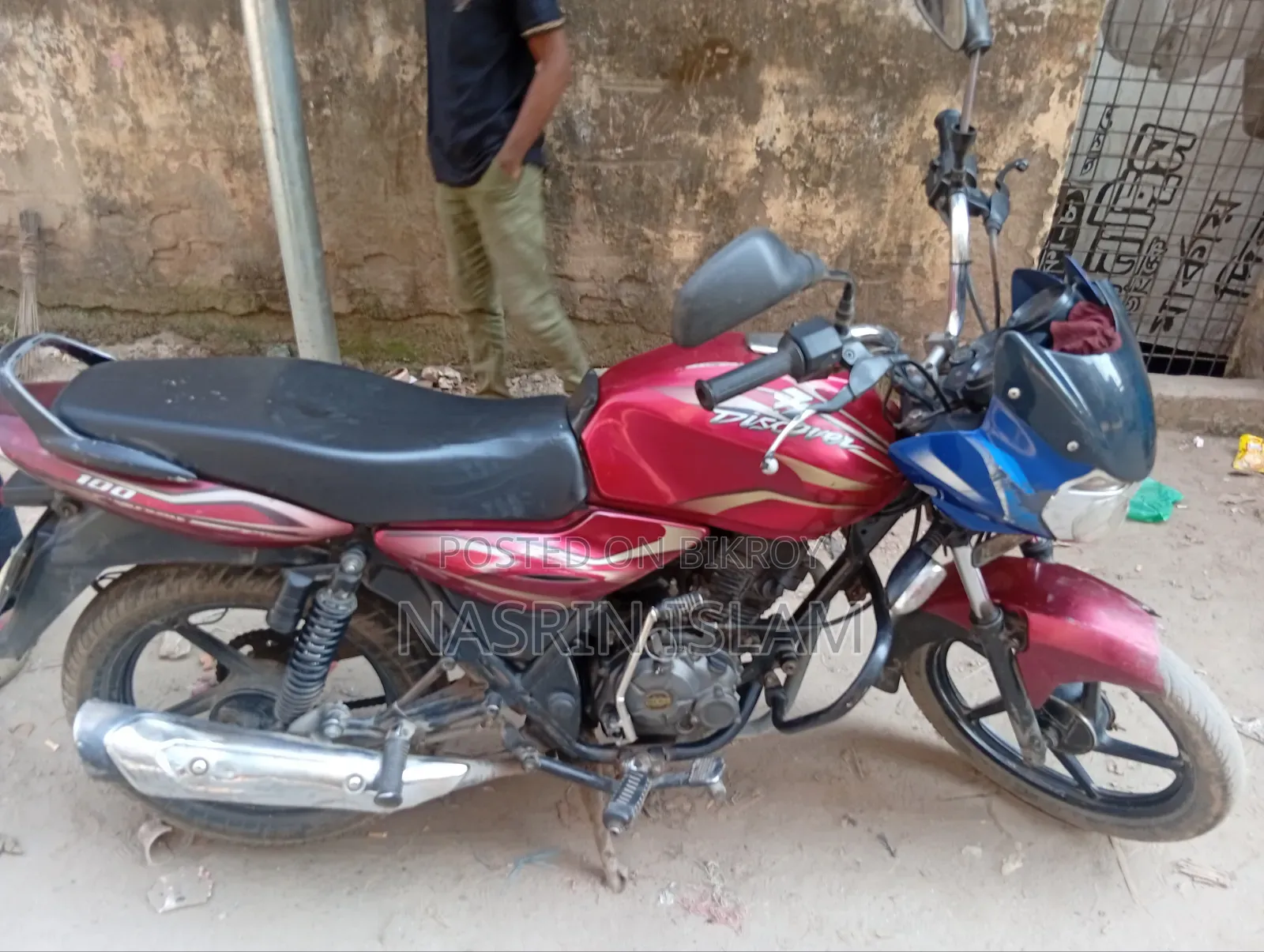 বাজাজ ডিসকভার ১০০ ২০১৮ রেড