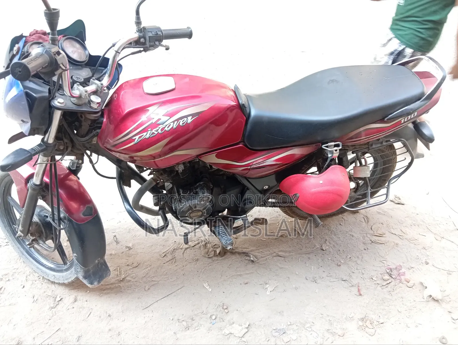 বাজাজ ডিসকভার ১০০ ২০১৮ রেড