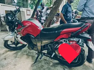 ইয়ামাহা এফজেড ২০১৬ রেড