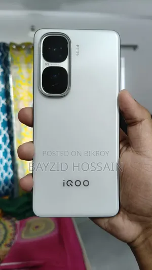 iQOO 256 GB White