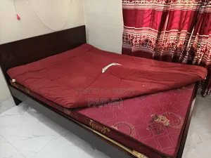 Regal Roma Wooden Bed 5 X 7 Feet Queen Size With Mattress