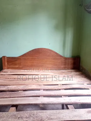 This is an old bed, the condition is just like new!