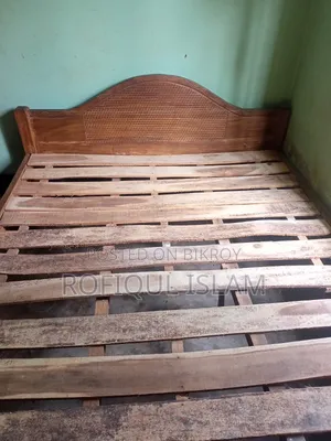 This is an old bed, the condition is just like new!