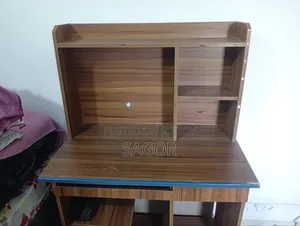 স্টাডি ও কম্পিউটার টেবিল (আকিজ বোর্ড)