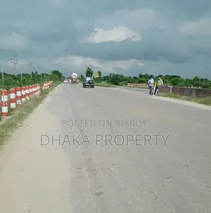 সেক্টর-২০ এ ৩০.৭৫ ফুট কর্নার ৩ কাটা দক্ষিণ/পশ্চিম