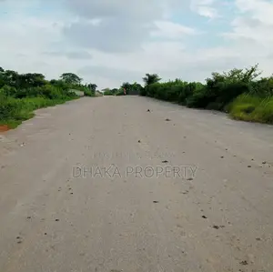 সেক্টর-২০ এ ৩০.৭৫ ফুট কর্নার ৩ কাটা দক্ষিণ/পশ্চিম