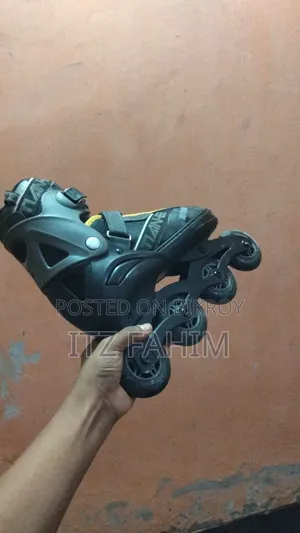 স্কেটিং জুতা