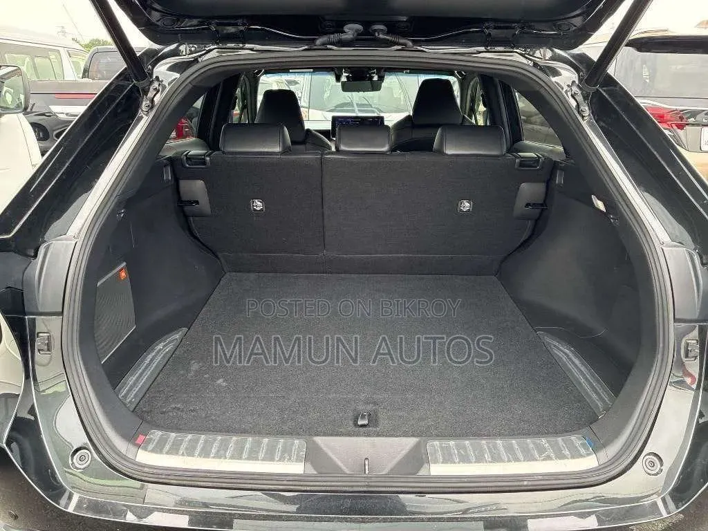Toyota Harrier 2.5 Hybrid 2021 Black