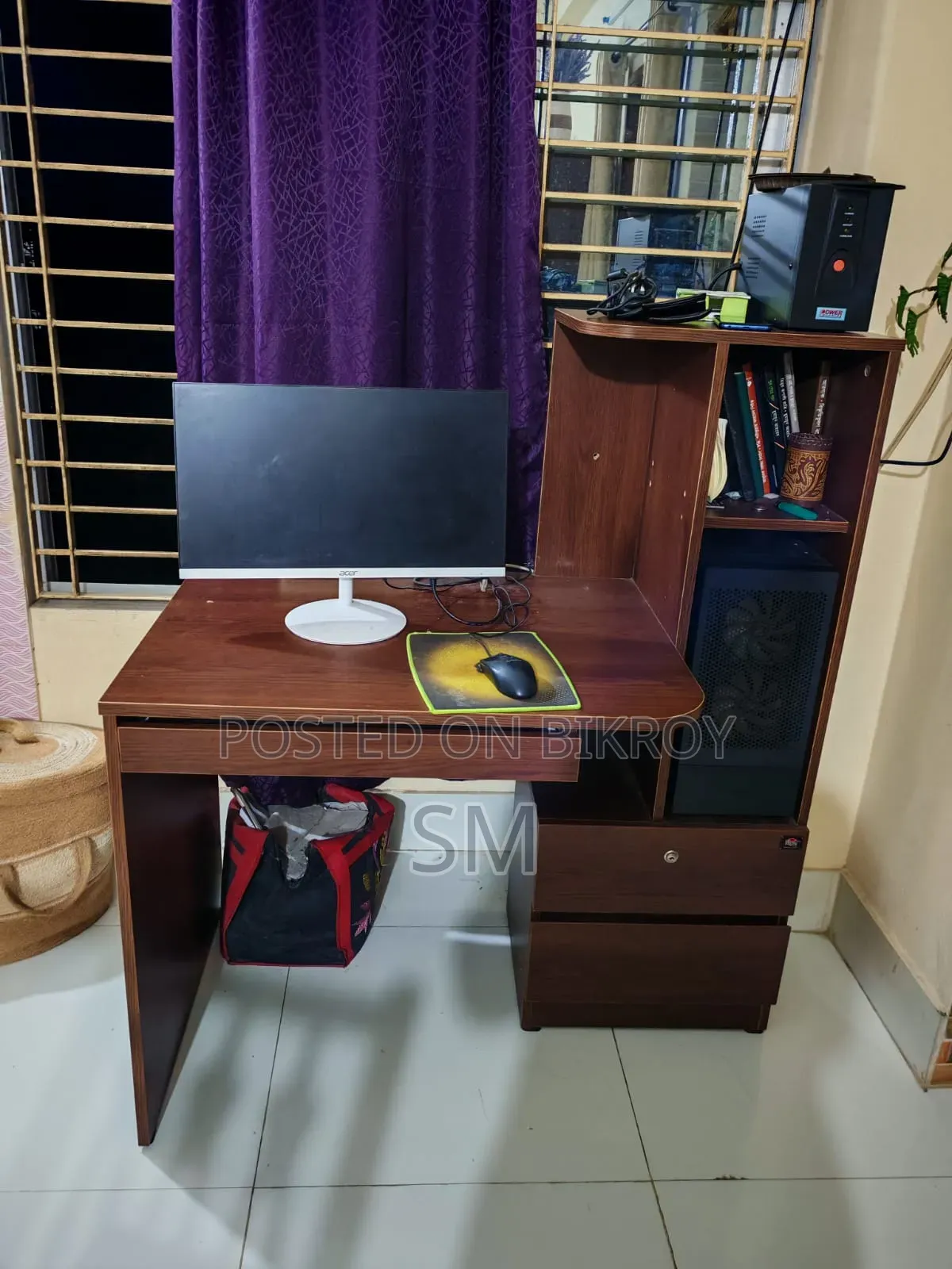 কম্পিউটার টেবিল
