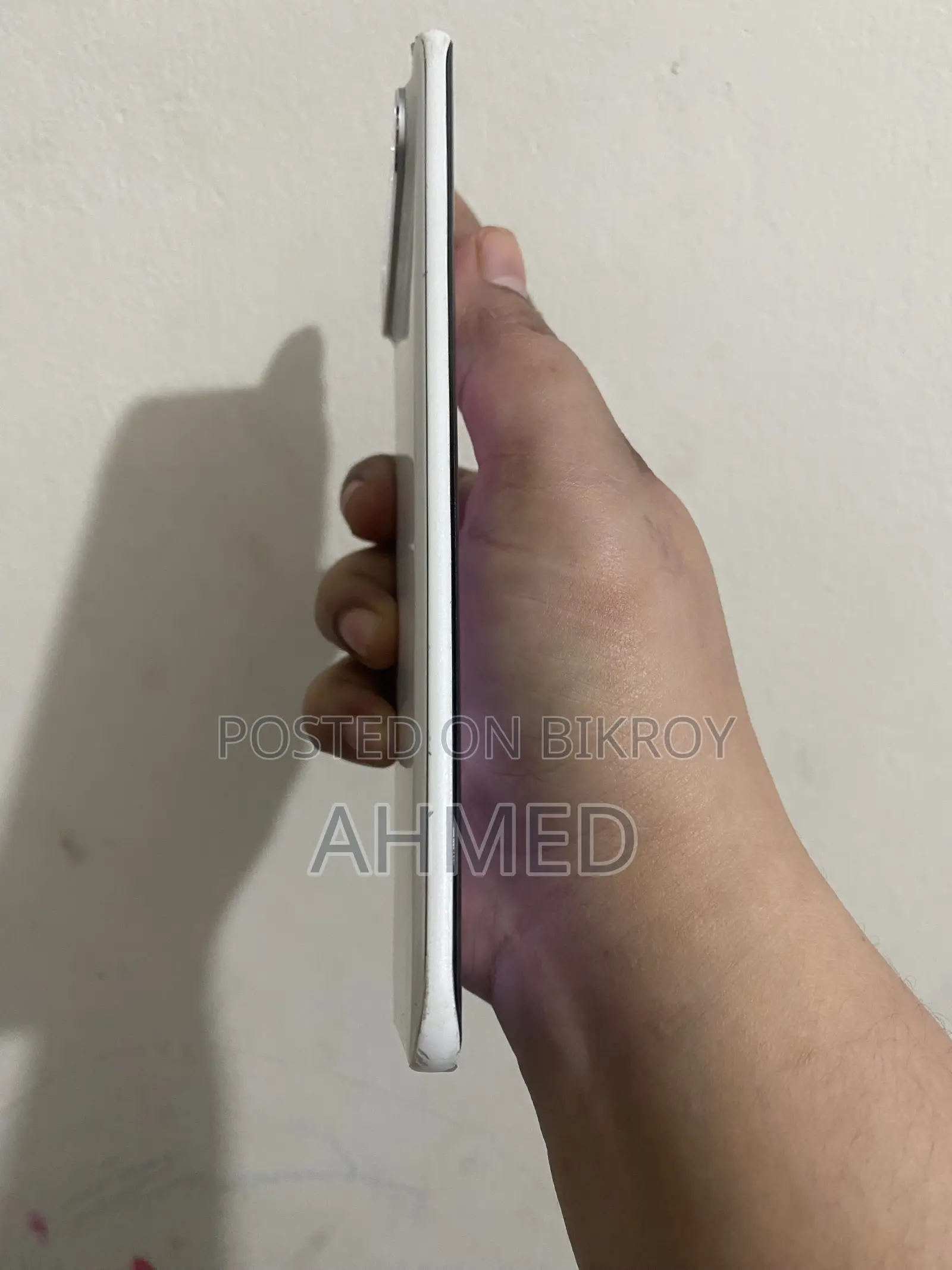 টেকনো পোভা ১২৮ জিবি হোয়াইট
