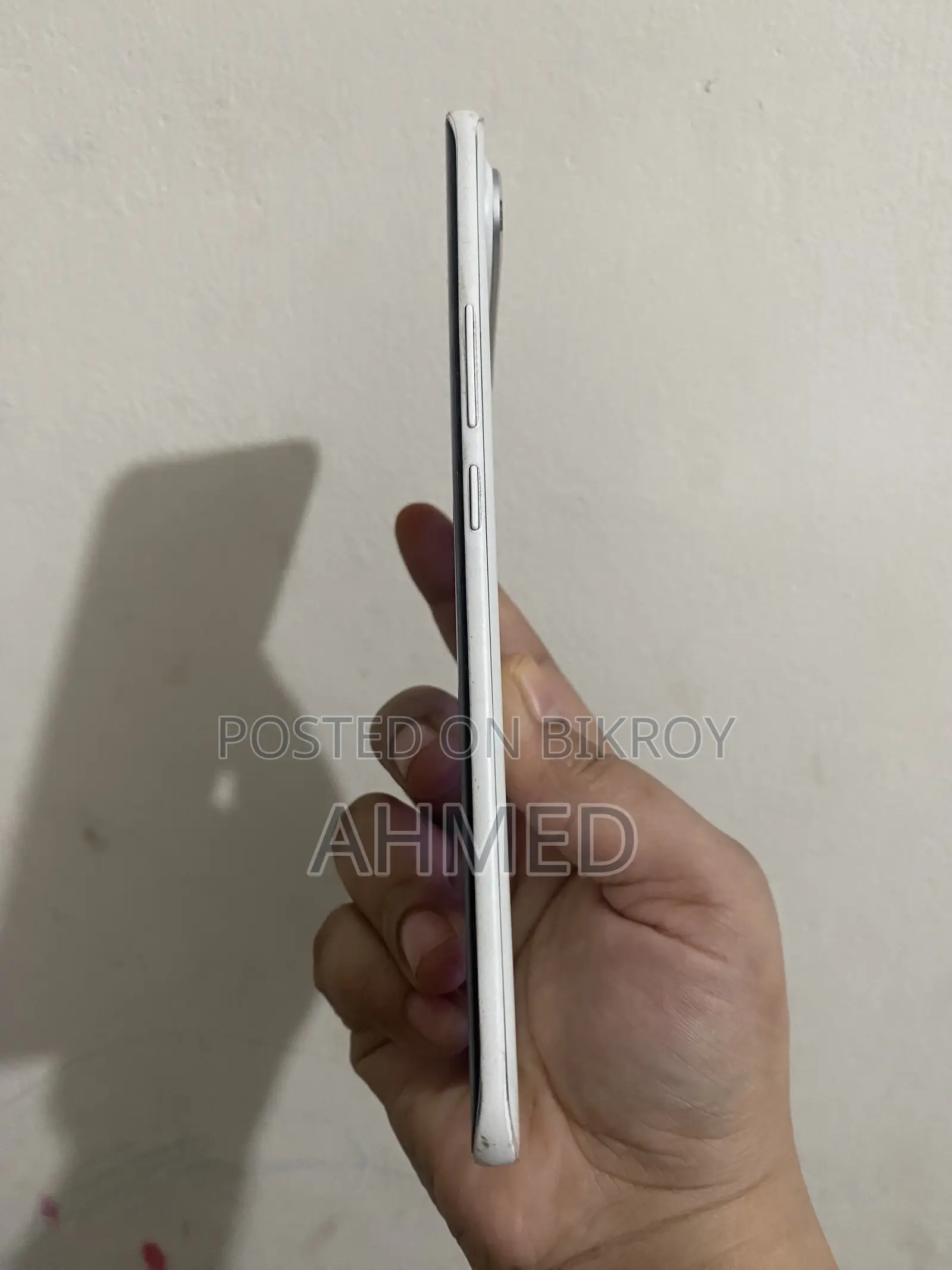 টেকনো পোভা ১২৮ জিবি হোয়াইট
