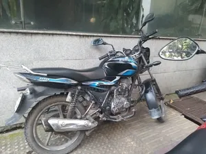 বাজাজ ডিসকভার ১০০ ২০১৬ কালো
