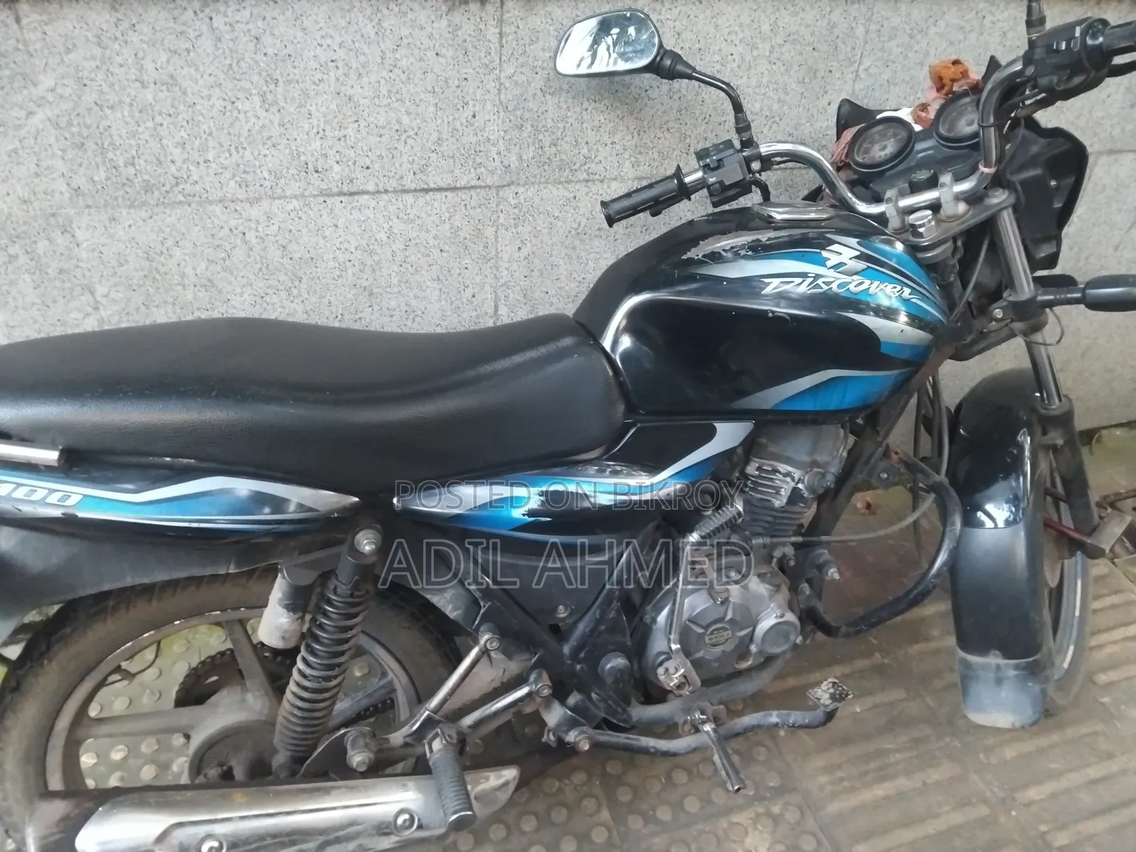 বাজাজ ডিসকভার ১০০ ২০১৬ কালো