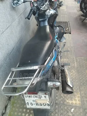 বাজাজ ডিসকভার ১০০ ২০১৬ কালো